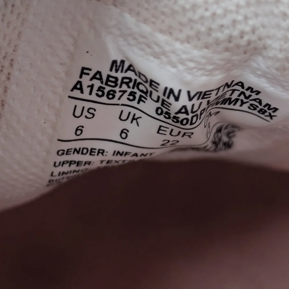 Converse Rose Heart Embroidered Sneaker 6T